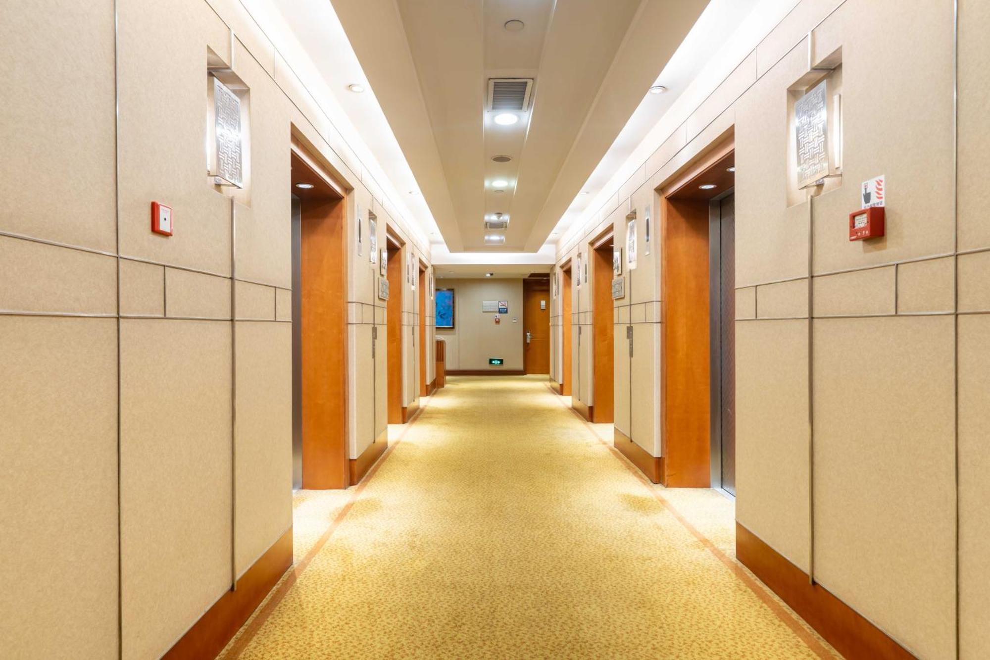 Dekin Hotel Chongqing Jiefangbei Exterior photo