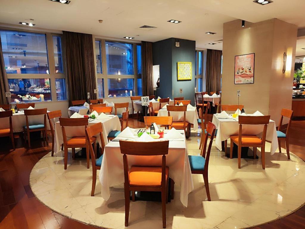 Dekin Hotel Chongqing Jiefangbei Exterior photo